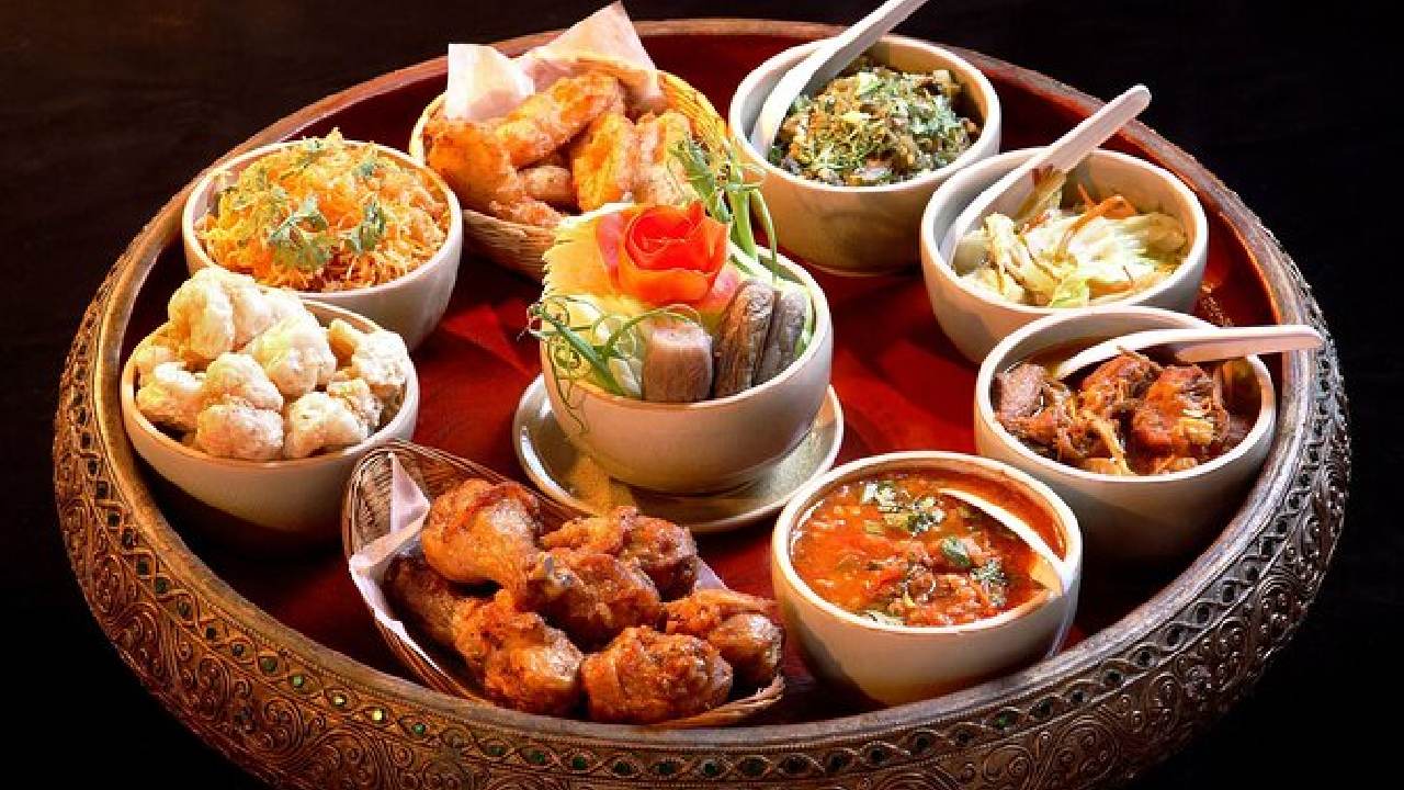 Khantoke Dinner: A Northern Thai Tradition Served with Stories