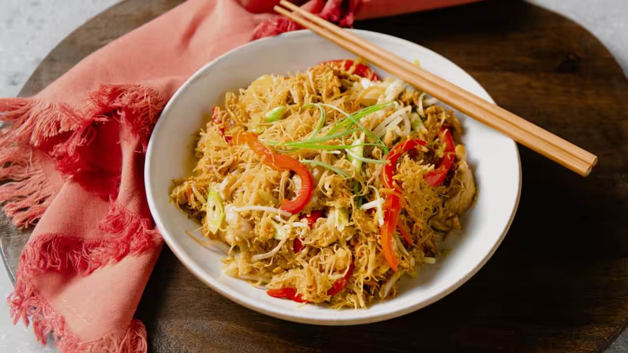 Singapore Chicken Vermicelli Noodles: A Comfort Dish with Southeast Asian Soul