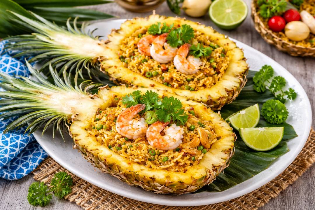 Khao Pad Sapparot A Mouthwatering Thai Pineapple Fried Rice