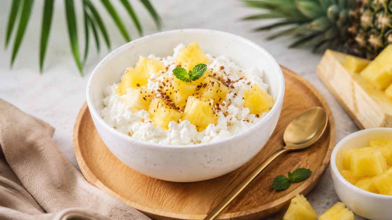 Cottage Cheese with Pineapple: A Low-Calorie, Protein-Rich Dessert