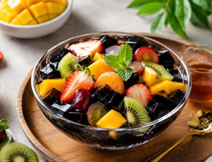 Grass Jelly with Fresh Fruit: A Naturally Sweet Dessert with Fewer Calories